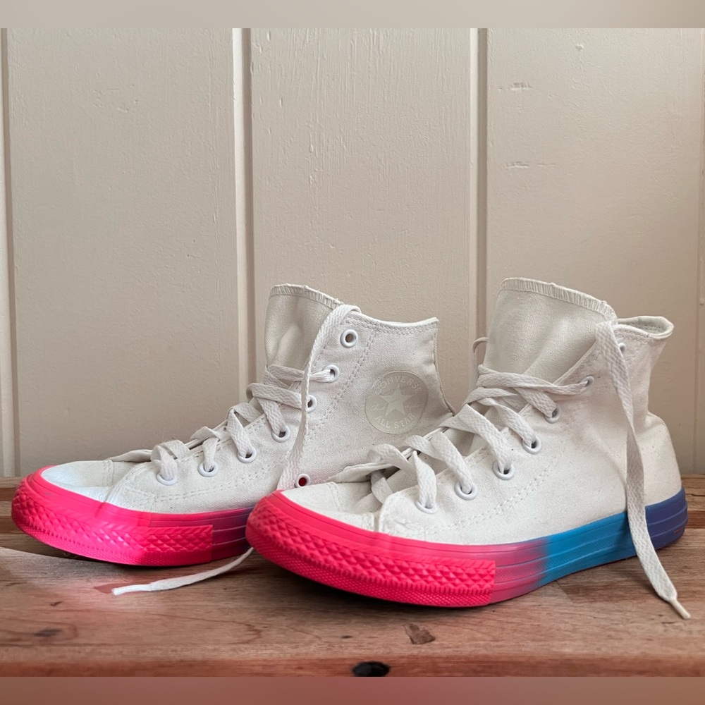 Converse All Star high top kids shoes with pink to blue gradient souls, size 3